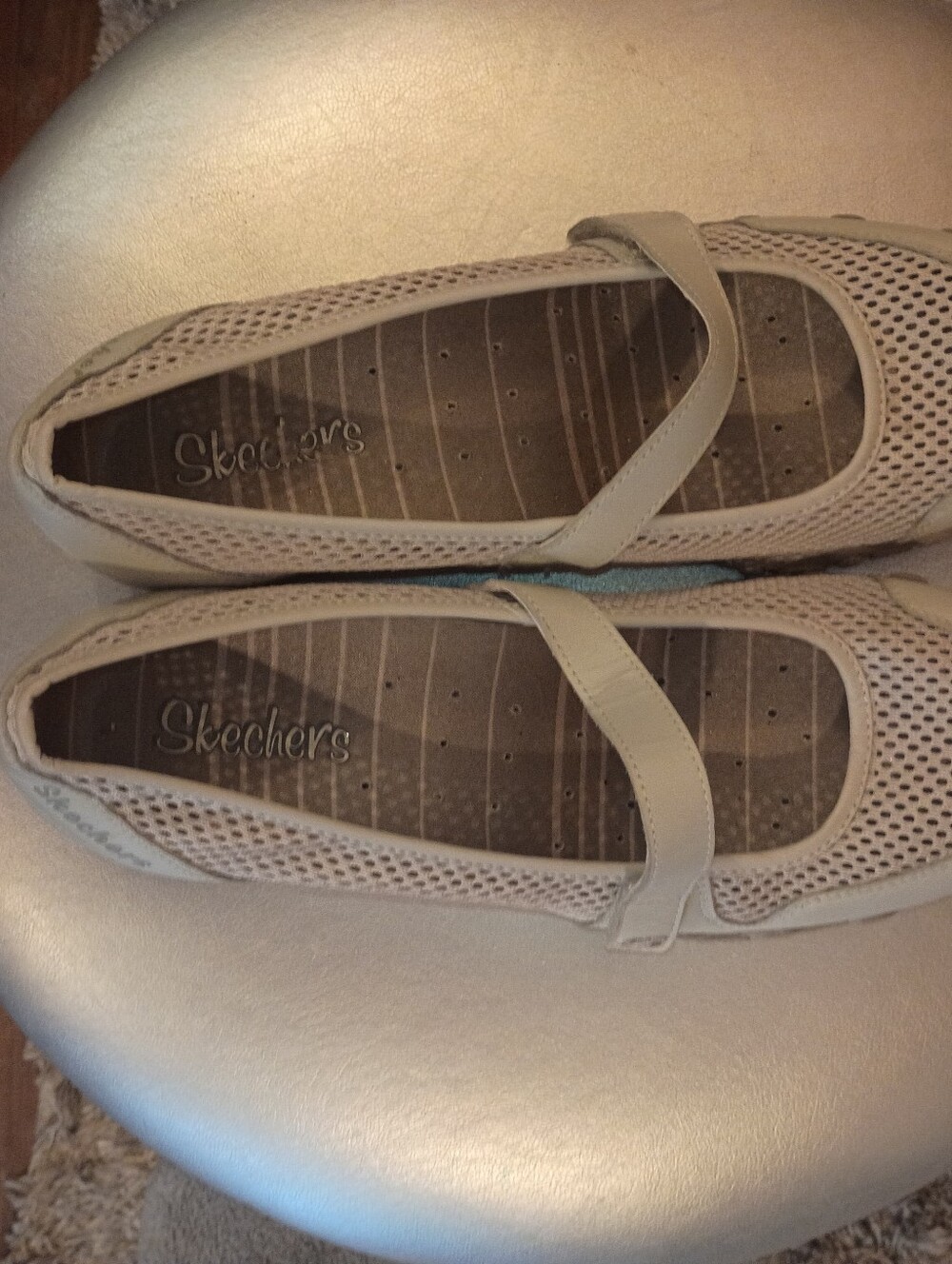 Skechers Women's Size 8 Mary Janes White - Picture 4 of 5